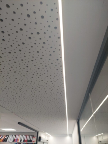 Plafond plaques de plâtres perforées pour l'acoustique de la salle de restaurant