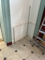 Pose de Cimaises et de plinthes en Staff avec décors identique à l'ancien