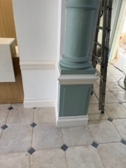 Pose de Cimaises et de plinthes en Staff avec décors identique à l'ancien