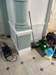 Pose de Cimaises et de plinthes en Staff avec décors identique à l'ancien
